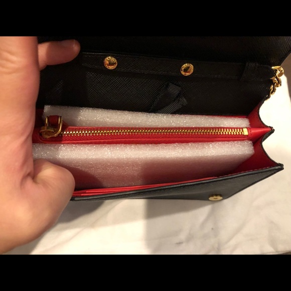 100% authentic black Prada bag with gold chain - Picture 6 of 8